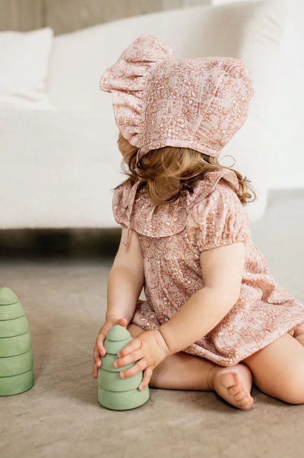 Pink romper with flower pattern - Romantic